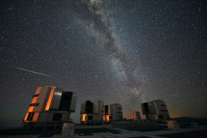 perseid-meteor-over-eso